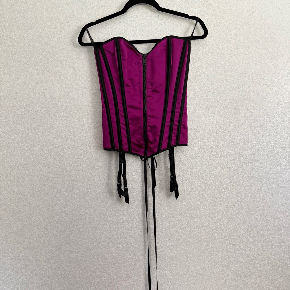 Frederick’s of Hollywood Purple Corset 32